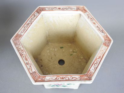 CHINA: Hexagonal porcelain pot cover with...