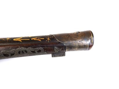 ARMES à FEU. Escopette à monture en noyer...