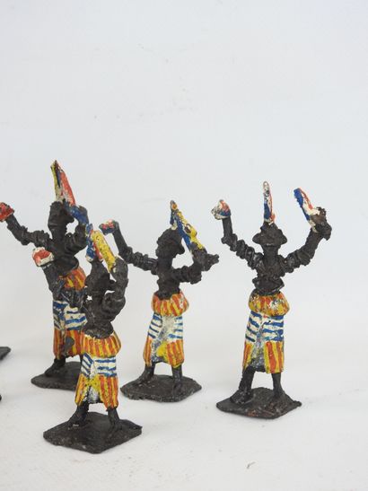 BURKINA FASO - MOSSI : Groupe de 11 musiciens...
