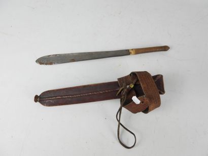 AFRIQUE : Machette et couteau avec fourreaux...