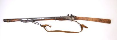 ARMES à FEU. Fusil tibétain à mèche, monture...