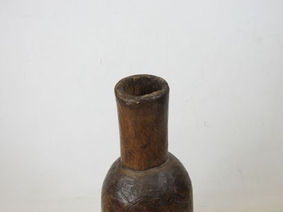 AFRICA. Wooden drum case with patina of use
...
