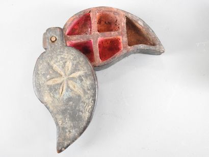 INDIA.
Wood, patina of use, red powder residue.
Two...