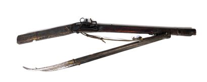 ARMES à FEU. Fusil tibétain à mèche, monture...