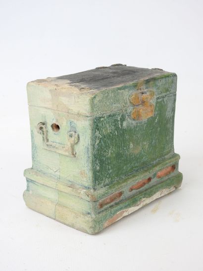 Offrande funéraire chinoise (mingqi). Coffre...