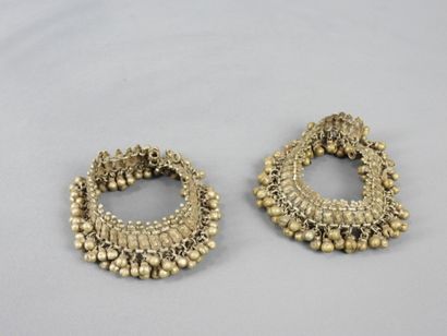 INDIA: Two bracelets. D. approx. 7 cm.
