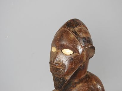 BEMBE, DRC
Wood, brown patina
Statue representing...
