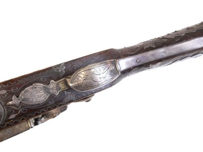 ARMES à FEU. Escopette à monture en noyer...