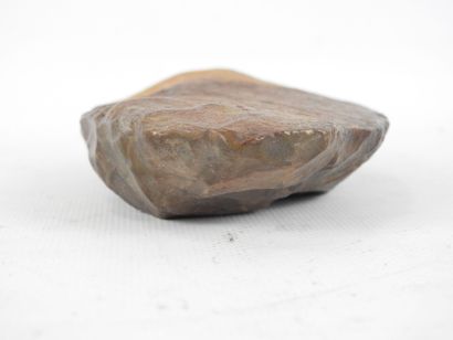 Biface en silex, Sahara
Dim: 17,5x9 cm.
