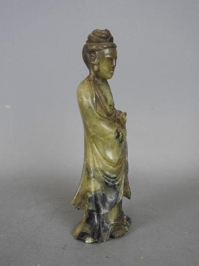 China.
Subject depicting the goddess Guanyin...