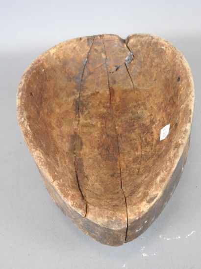 GABON
Vuvi dance mask, wood and pigment....