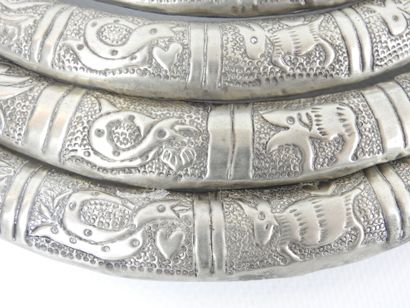 NECKLACE, nine rows, in metal presumed to...