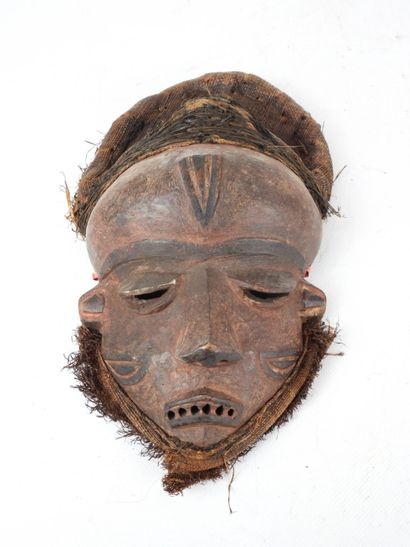 PENDE, Democratic Republic of the Congo.
Wood,...