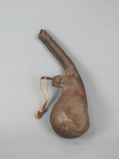 BERBER powder flask, Morocco. H. 26.5 cm