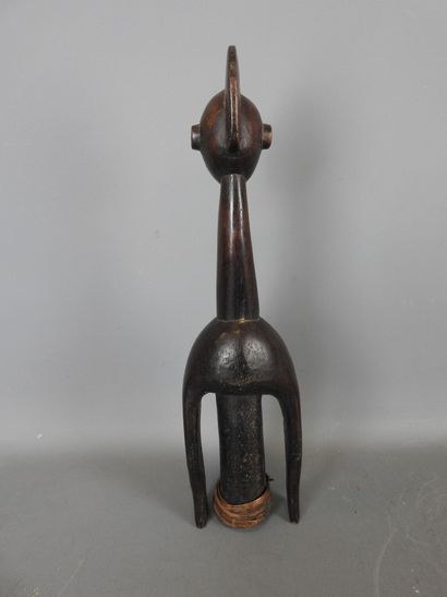 MUYE, NIGERIA. Upper part of a statue. H....