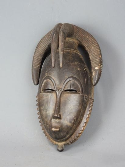 YAOURE, Ivory Coast. Hardwood, dark patina....