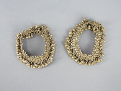INDIA: Two bracelets. D. approx. 7 cm.