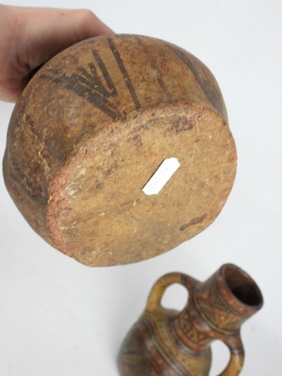 BERBERE - Kabylie : Quatre vases en terre...