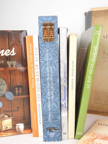 [ART-PATRIMOINE-SCIENCES]. 13 volumes divers...