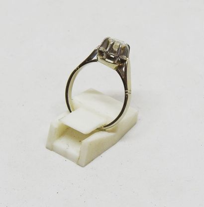 Sunburst ring in 18 K gold and platinum set...