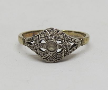 Bague ancienne monture or 18 K et platine...