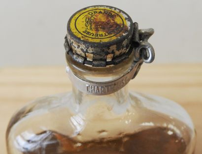 Chartreuse - Voiron
Yellow Chartreuse flask...