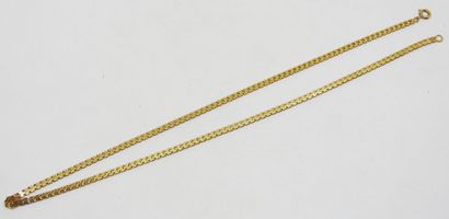 Flat link chain in 18K gold.
Length: 45 cm.
Total...