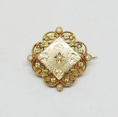 Quadrangular brooch in 18K gold embellished...