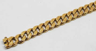 18 K gold curb chain, hollow mesh 
Length:...