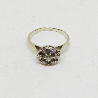 Ring set in 18K gold with brilliant-cut diamonds.
Total...
