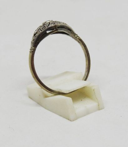 Bague ancienne monture or 18 K et platine...