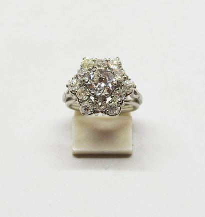 18K gold and platinum daisy ring set with...