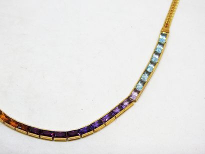 H. STERN
Collier or 18K et poinçons Maître...