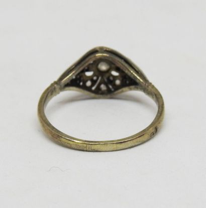 Bague ancienne monture or 18 K et platine...