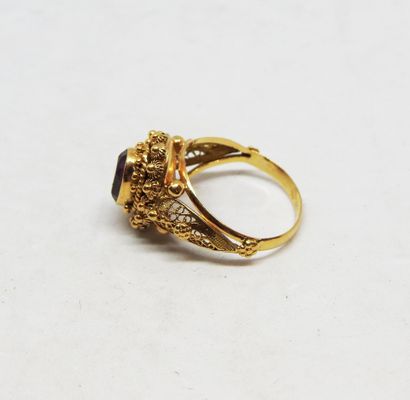 Travail étranger
Bague en argent doré, agrémentée...