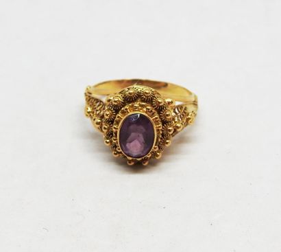 Travail étranger
Bague en argent doré, agrémentée...