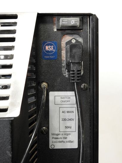 ENOMATIC
Distributeur de vin au verre à deux...
