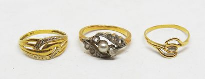 Lot of 3 young girl's rings set in 18K gold,...
