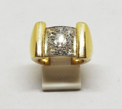 Tank ring set in 18K gold and platinum, with...
