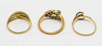 Lot of 3 young girl's rings set in 18K gold,...