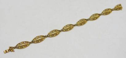 Bracelet or 18 K mailles olive ajourées
Longueur...