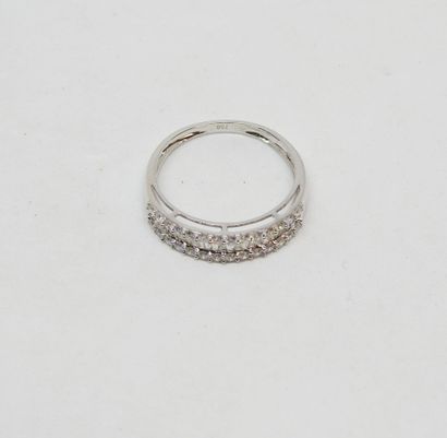 Demi alliance monture or 18K ornée de diamants...