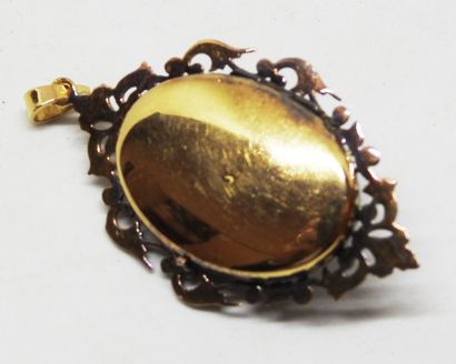Ovoid souvenir medallion, openwork setting,...