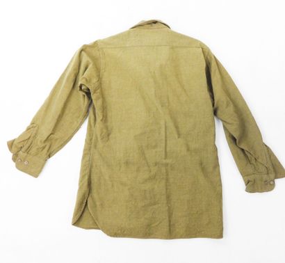 USA. Ensemble comprenant une chemise, étiquette...