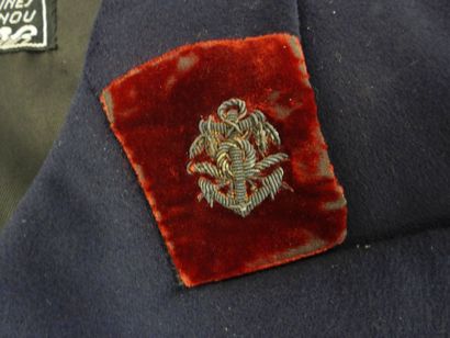 UNIFORMES. MARINE. Ensemble d'un médecin...