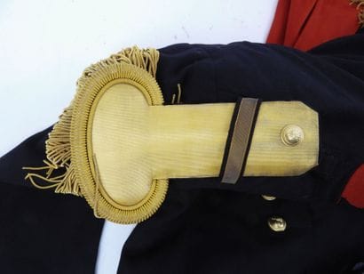 UNIFORMES. Tenue modèle 1931 d'un capitaine...