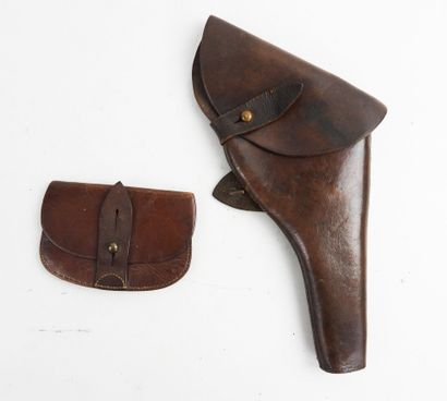 ANGLETERRE. Lot comprenant un holster en...