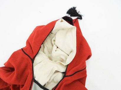 UNIFORMES. Burnous d'officier de Spahi tunisien...