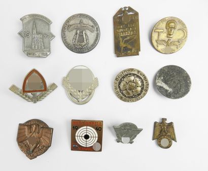 GERMANY. Set of 12 metal party day badges...