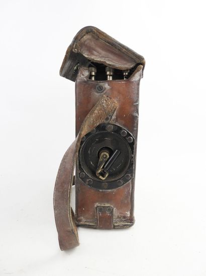 USA. Téléphone de campagne EE-8-B - US Army,...